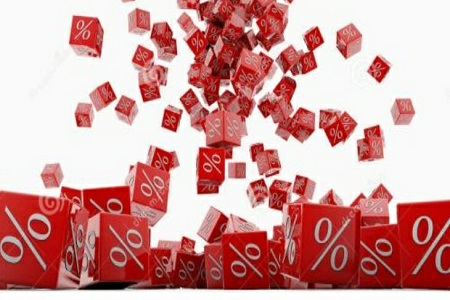 利息收入和利息支出在哪个科目核算  导读  银行的主要业务是接收存款，发放贷款，赚取利率差额。企业与银行的业务往来较多，收付款都需要通过银行账户。企业收到的款项存入银行，银行按照一定的利率，按季度结算利息，利息收入和利息支出在哪个科目核算？  利息收入和利息支出在哪个科目核算  小企业会计准则第六章第（五）条，是这样描述的：财务费用，是指小企业为筹集生产经营所需资金发生的筹资费用。包括：利息费用（减利息收入）、汇兑损失、银行相关手续费、小企业给予的现金折扣（减享受的现金折扣）等费用。也就是说在2013小企业会计准则下,利息收入和利息支出都用财务费用科目核算。一般我们实际工作时，都是利息支出蓝字记在财务费用科目借方；利息收入则红字记在财务费用科目借方。  理财利息收入是否需要缴纳增值税  非保本类型的理财产品的利息收入不用缴纳增值税，具有保本收益类型的理财产品的利息收入需要缴纳增值税。  根据《财政部 国家税务总局关于明确金融 房地产开发 教育辅助服务等增值税政策的通知》（财税〔2016〕140号）规定，《销售服务、无形资产、不动产注释》(财税〔2016〕36号)第一条第(五)项第1点规定所称“保本收益、报酬、资金占用费、补偿金”，是指合同中明确承诺到期本金可全部收回的投资收益。金融商品持有期间（含到期）取得的非保本的上述收益，不属于利息或利息性质的收入，不征收增值税。  根据《财政部国家税务总局关于全面推开营业税改征增值税试点的通知》（财税〔2016〕36号）附：销售服务、无形资产、不动产注释第（五）条规定，金融服务。金融服务，是指经营金融保险的业务活动。包括贷款服务、直接收费金融服务、保险服务和金融商品转让，贷款服务。  贷款，是指将资金贷与他人使用而取得利息收入的业务活动。各种占用、拆借资金取得的收入，包括金融商品持有期间（含到期）利息（保本收益、报酬、资金占用费、补偿金等）收入、押汇、罚息、票据贴现、转贷等业务取得的利息及利息性质的收入，按照贷款服务缴纳增值税。  利息收入和利息支出在哪个科目核算？利息收入和利息支出都用财务费用科目核算。一般我们实际工作时，都是利息支出蓝字记在财务费用科目借方；利息收入则红字记在财务费用科目借方。